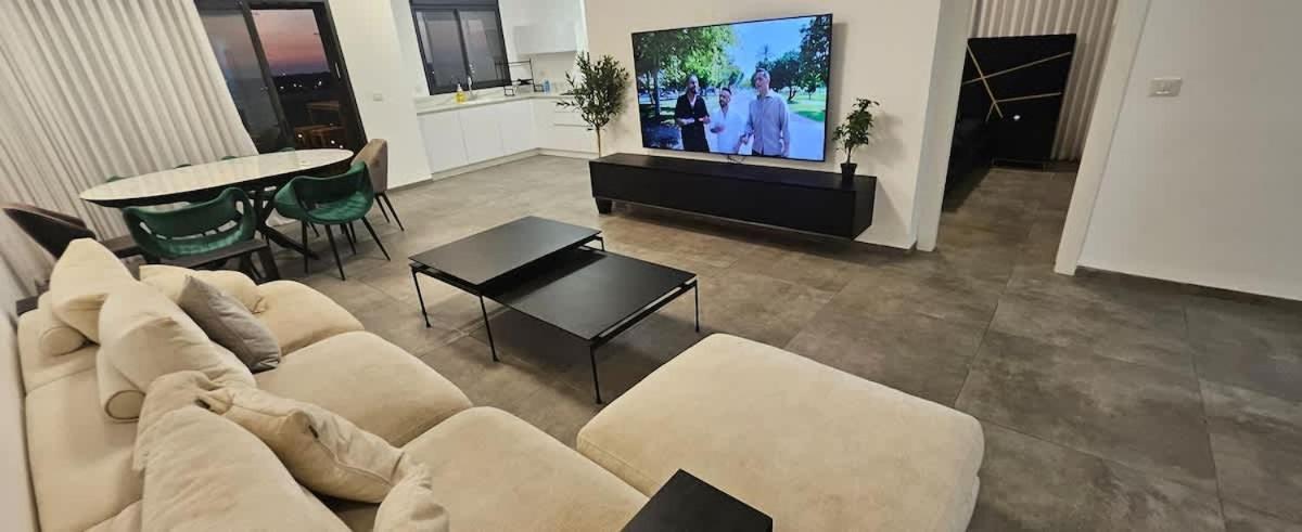 Stunning And Spacious In Kiryat Ata Qiryat Ata Luaran gambar